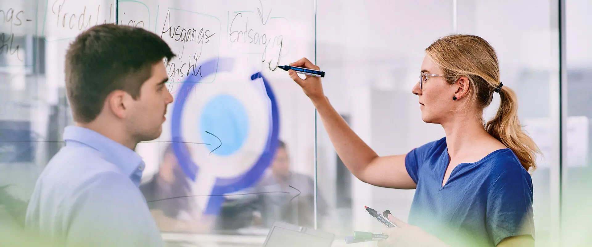 Zahlen-Fakten-Header