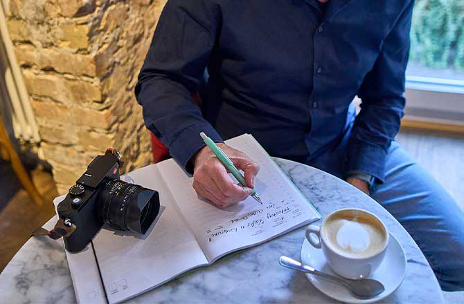 Sven-Lorenz-scribu-Epsilon-und-Notizbuch