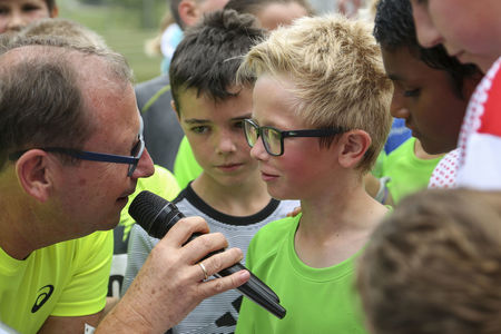 Der großartige Moderator Manfred Moosmann begleitete de Run und interviewte die stolzen Teilnehmer am Zieleinlauf