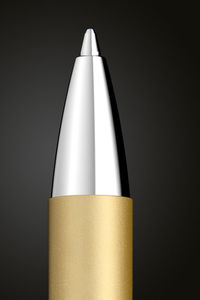 Die Spitze des perlig-matten Kugelschreibers Evo Pro+