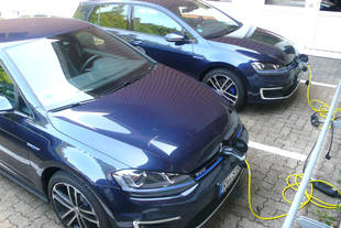 E-Mobility: On the „green mile“ with the fully electric Volkswagen E-Up or the two new hybrid cars 