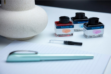 Fountain pen Calissima is available as a single pen or in a high-quality set.