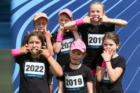 Sichtlich viel Spaß mit der Fotobox haben auch diese Youngsters beim Schneider-Run 2019.