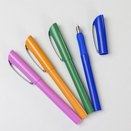 Ceod Colour pop pink Line width M Fountain pens by Schneider